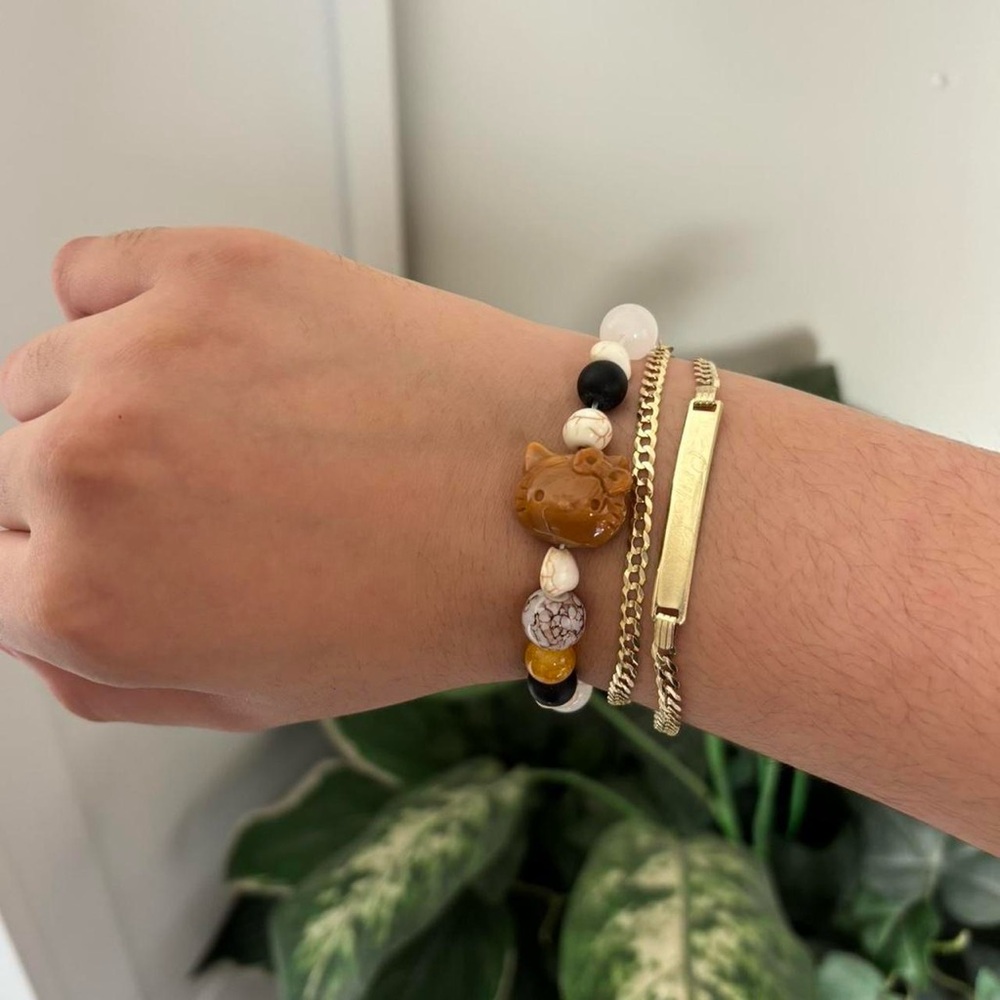 Hello kitty resin beaded bracelet